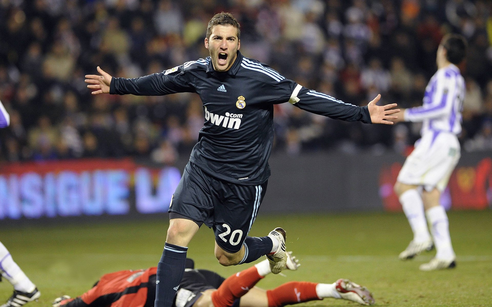 复盘精彩对决:年度最佳比赛片段精选,精彩对决是什么意思